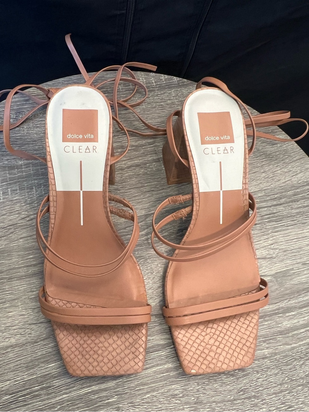 Anthropologie Dolce Vita Clear Paxx Luggage Stella Heels- Size 8.5 - Picture 10 of 15